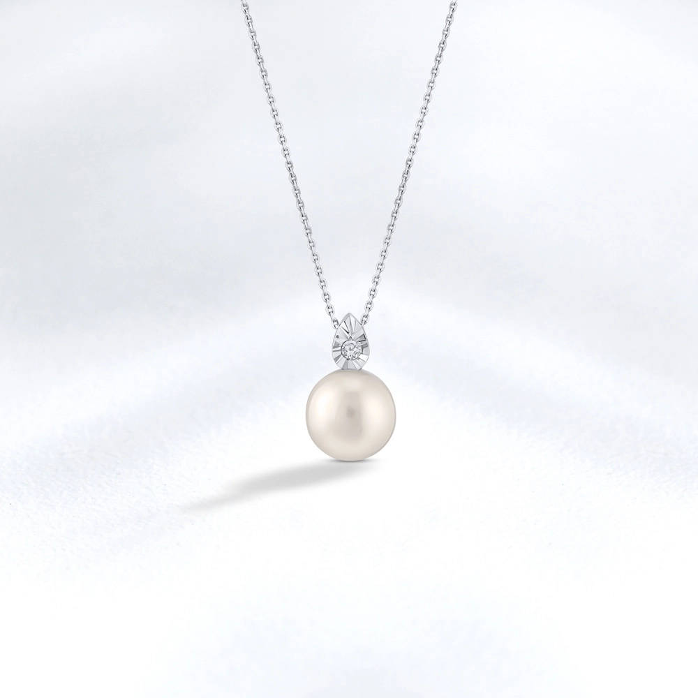 0.52 ct. Perle Diamant Halskette